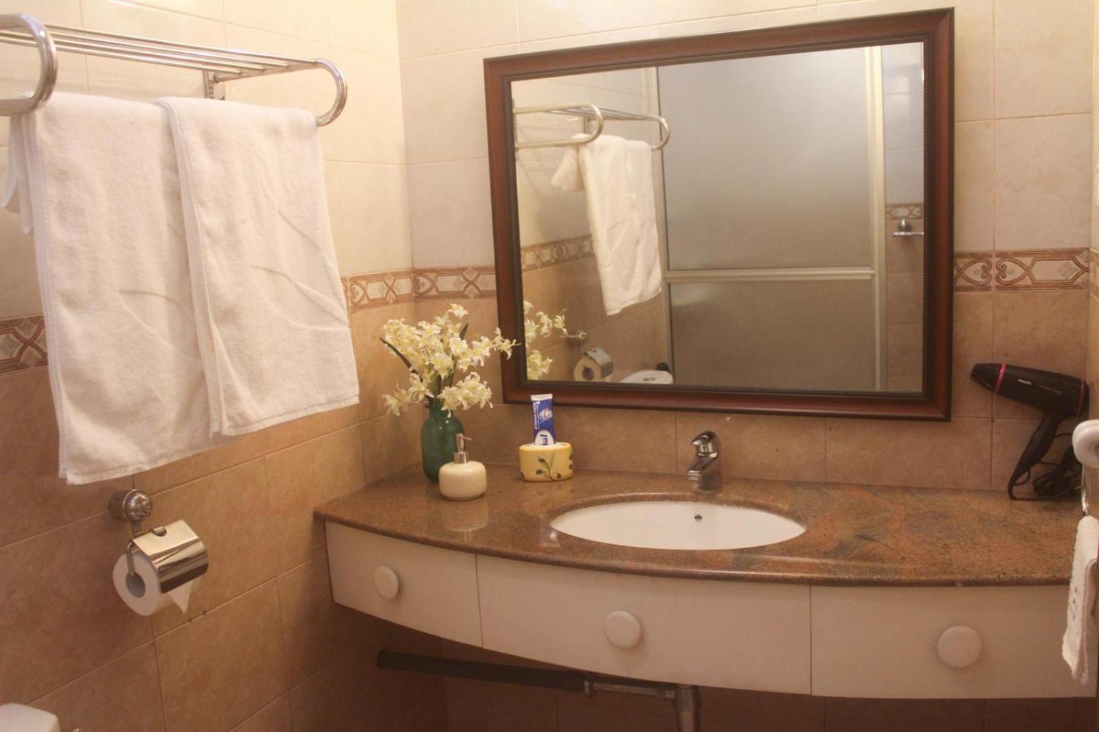 Airport Gateway Residence Негомбо Екстериор снимка